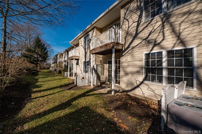 Building Photo - 1113 Savoy Dr