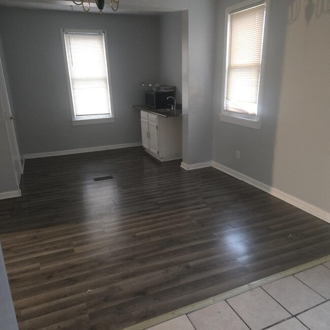 Building Photo - 3205 W 120th St