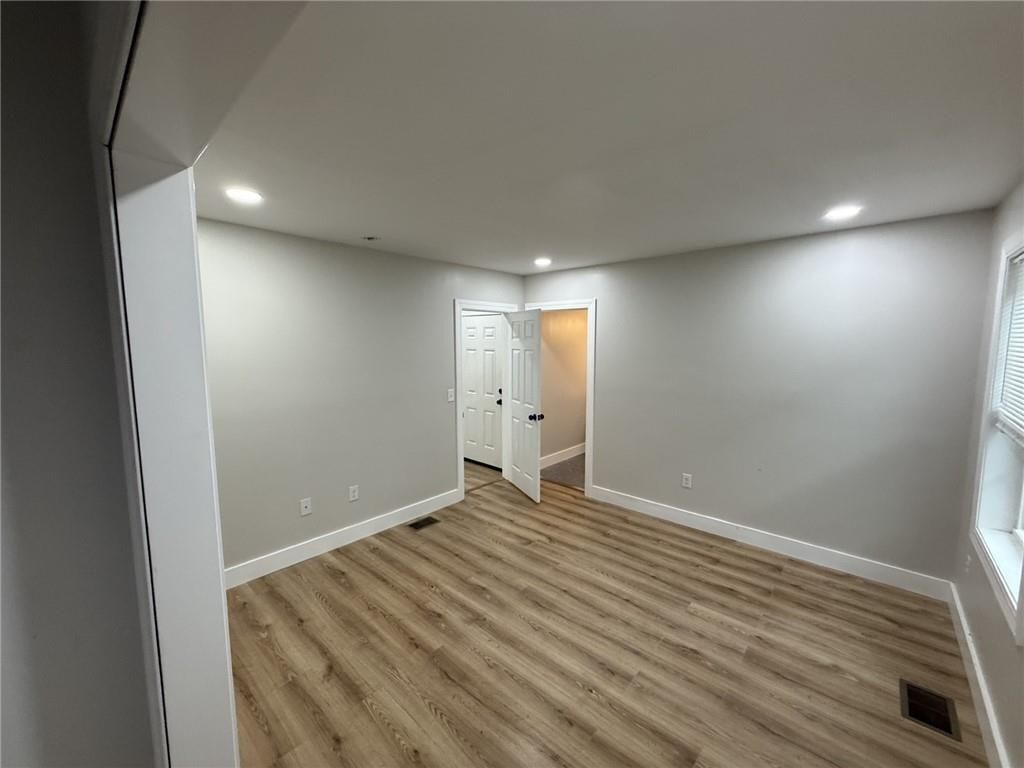 Building Photo - 697 Manton Ave