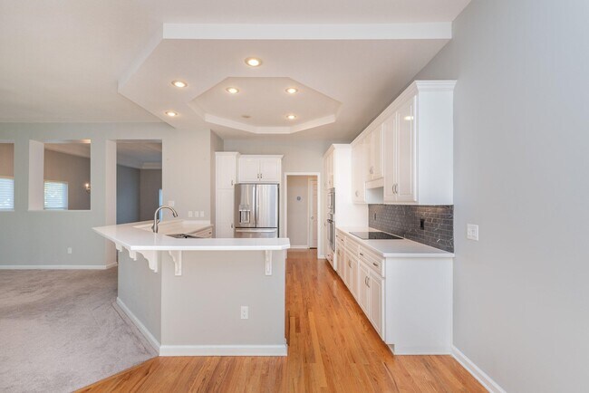 Building Photo - 3169 Glenview Dr