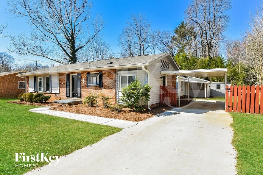 Building Photo - 2703 Wynnewood Dr