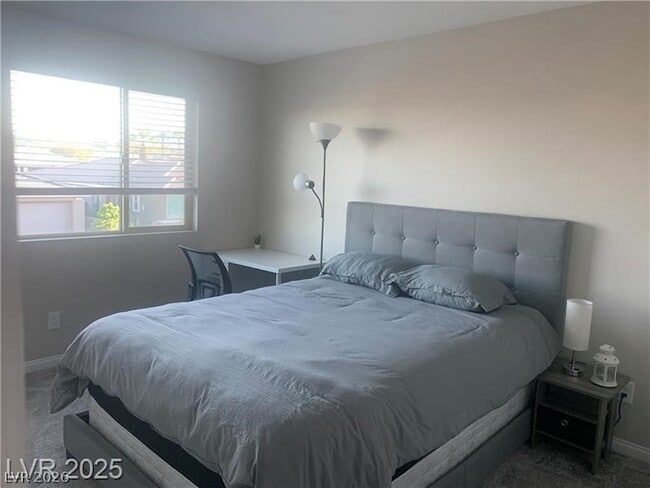 Building Photo - 10688 Silver Pond Ave