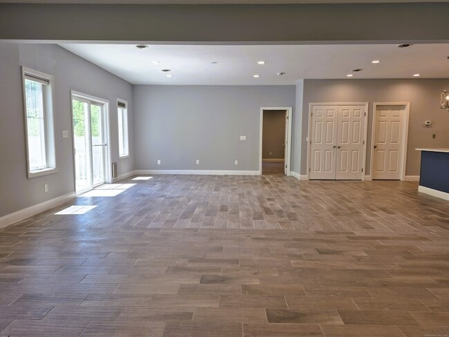 Building Photo - 123 Ashford Rd