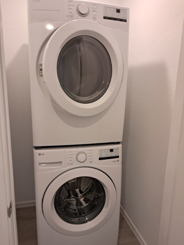 Building Photo - 3819 Millbrook Wy