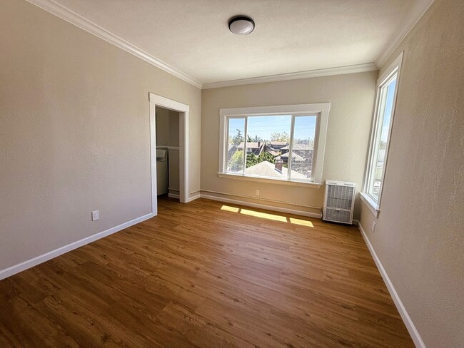 Building Photo - 5634 College Ave