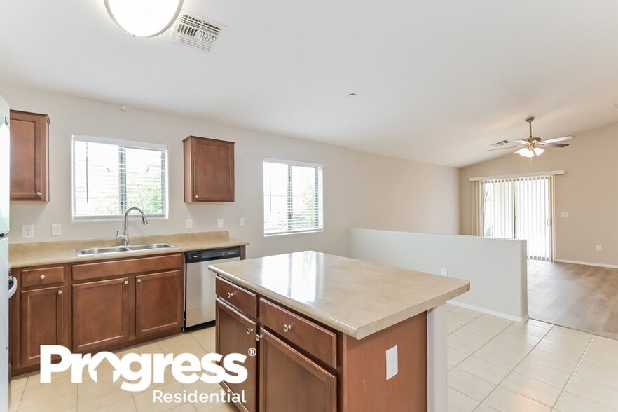 Building Photo - 13998 S Camino Gavanza