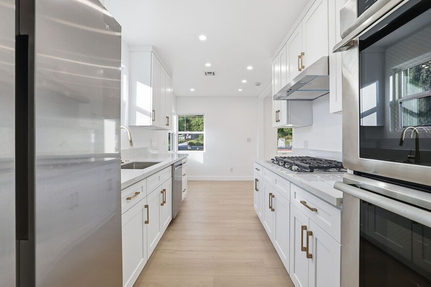 Building Photo - 1722 Bel Aire Dr