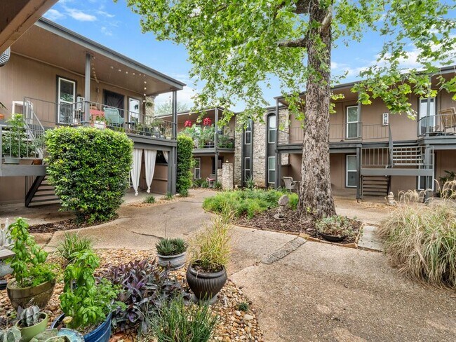 Building Photo - 5820 Berkman Dr