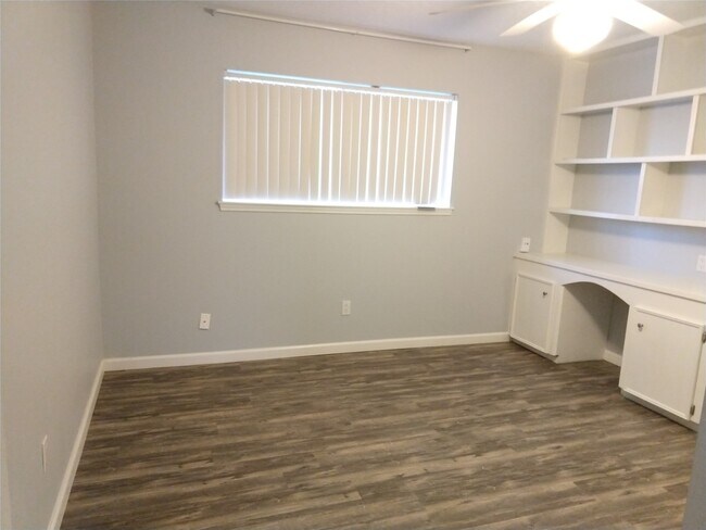 Building Photo - 12927 Westmere Dr