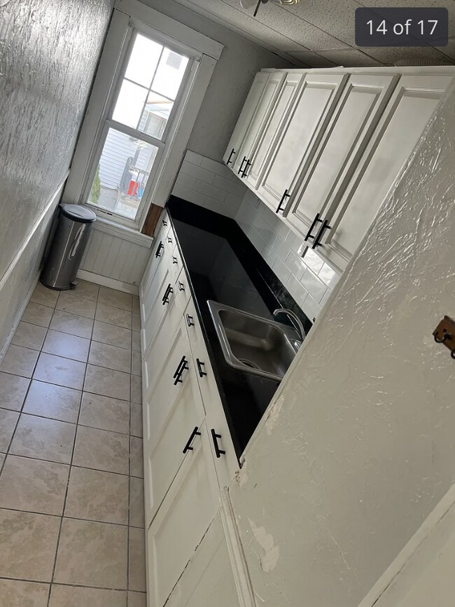 Building Photo - Beautiful apartment located in Worcester, MA