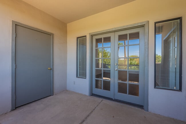 Building Photo - 3640 N 38th St