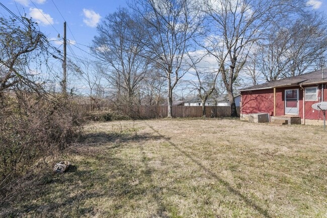 Building Photo - Beautiful Duplex Located near Downtown Columbia!