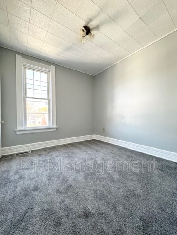 Building Photo - 1141 Earlwood Ave