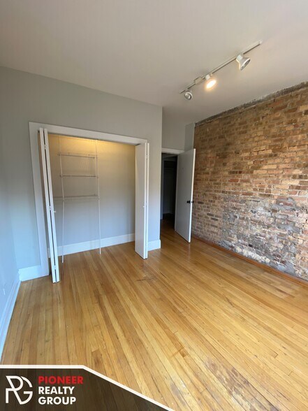 Building Photo - 3523 N Racine Ave