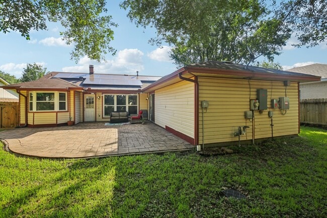 Building Photo - 15126 Silverman St