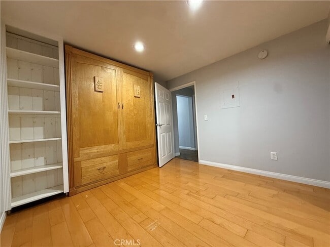 Building Photo - 676 Shepard St