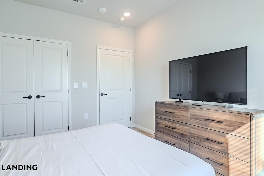 Building Photo - 1650 Harris Hill Rd