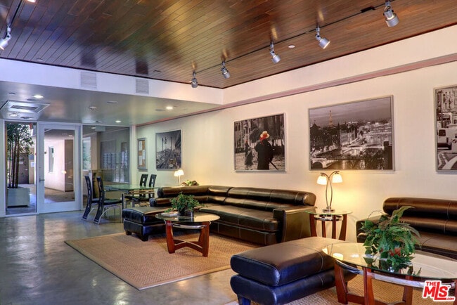 Building Photo - 6001 Carlton Way