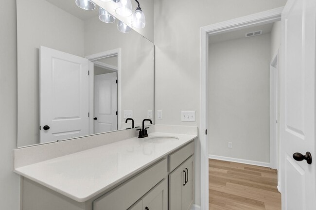 Building Photo - Beautiful 3 Bedrooms, 3.5 Bathrooms Home i...