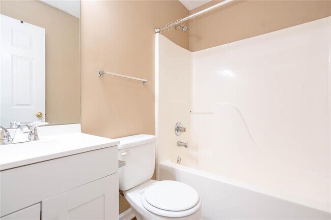 Building Photo - 102 Timber Ridge Dr