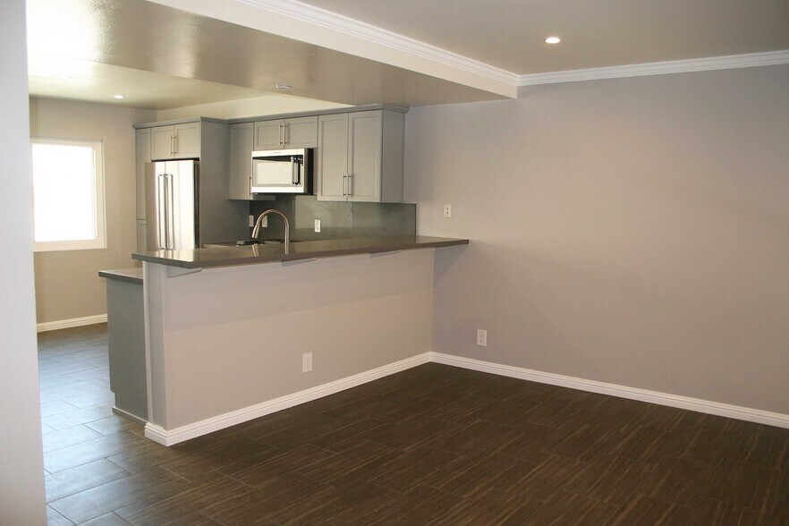 Building Photo - 13065 Mindanao Way