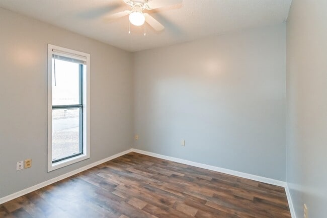 Building Photo - 4332 Thistleway Dr