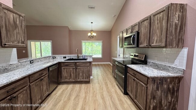 Building Photo - 10 Bellis Ct