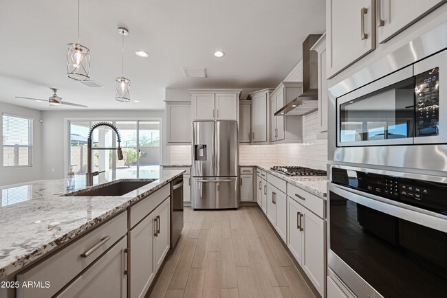 Building Photo - 1825 E Saguaro Park Ln