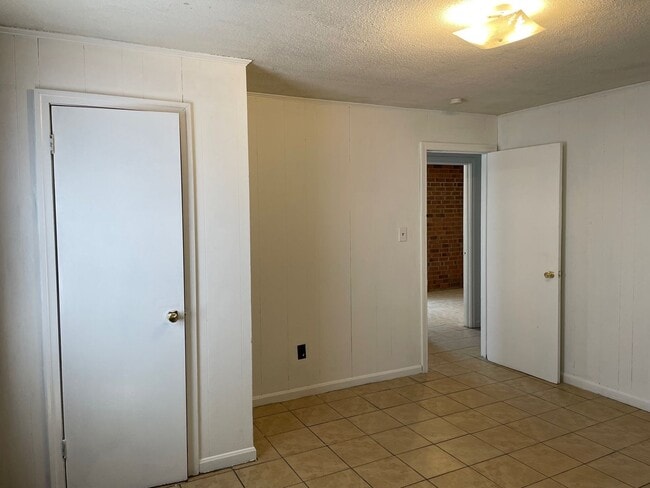 Building Photo - 1009 Cassell St