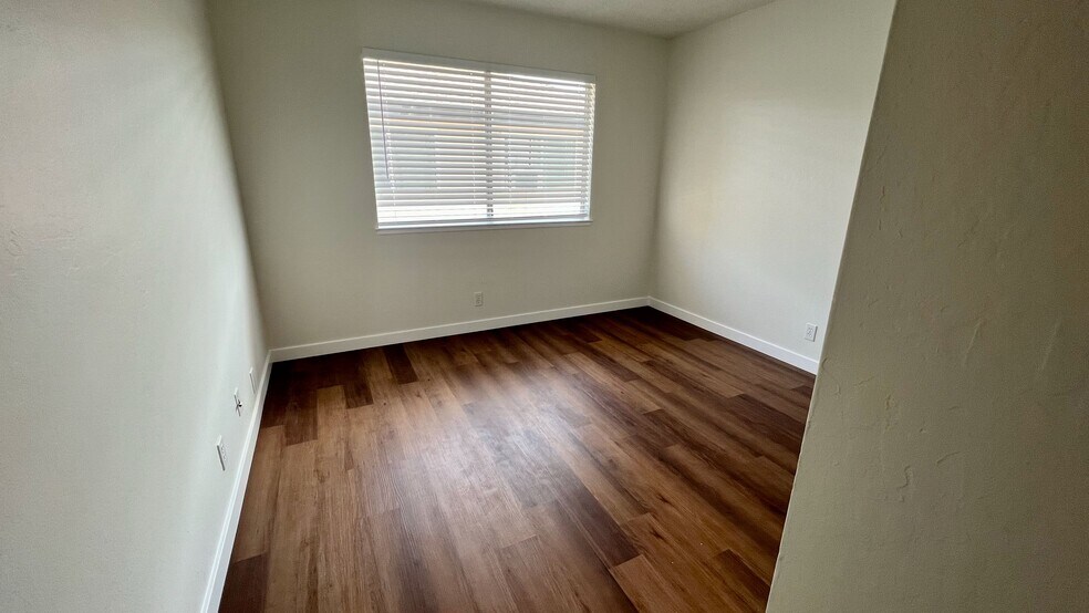 Building Photo - 1342 Shawn Dr