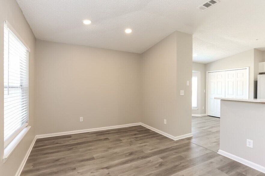 Building Photo - 3272 Net Ct