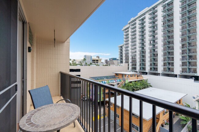 Building Photo - Modern, Fully Updated 1BR at the Gateway to Waikiki – ALL UTILITIES INCLUDED!