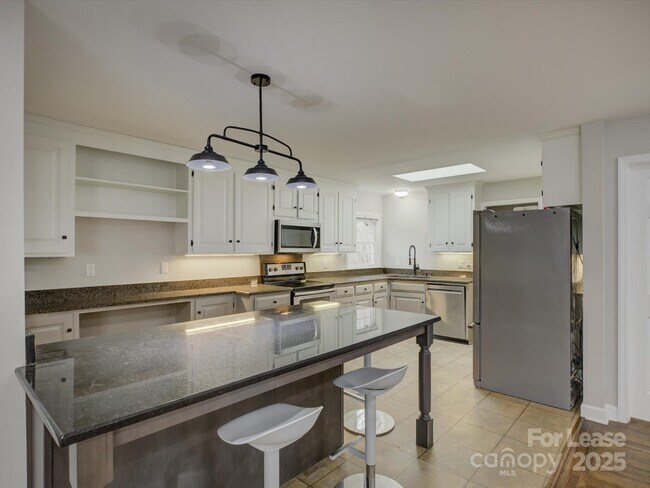 Building Photo - 6219 Colchester Pl