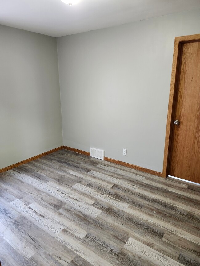 Building Photo - 8983 Van Buren St NE