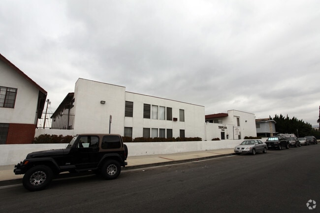 Building Photo - Tropicana