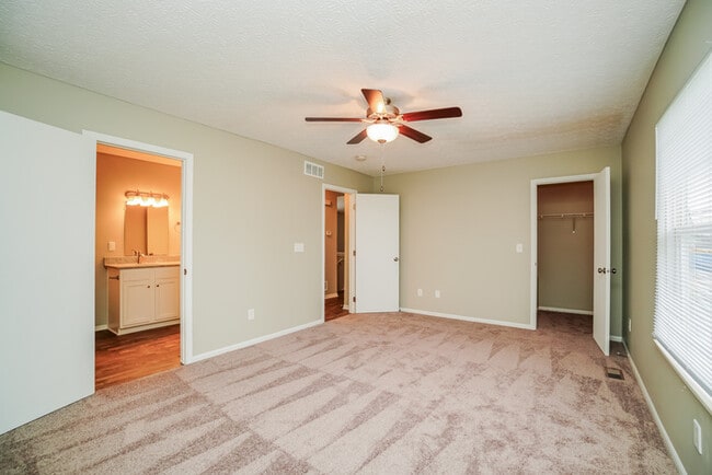 Building Photo - Beautiful 4 Bedroom with Spacious Backyard
