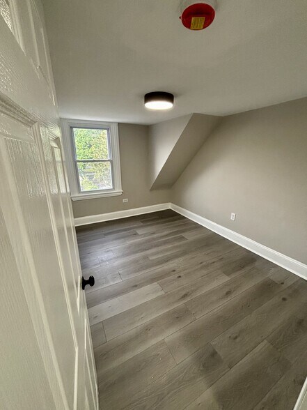 Building Photo - 957 Springfield Rd