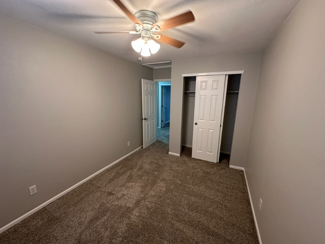 Building Photo - 9491 Cove Creek Dr