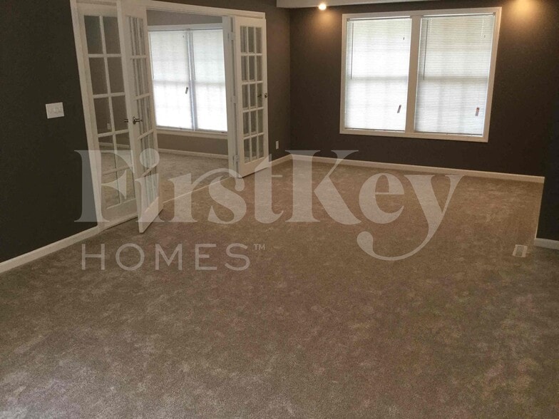 Building Photo - 1904 Wornall Rd