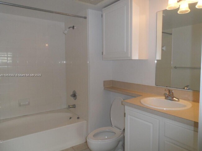 Building Photo - 2665 SW 37th Ave