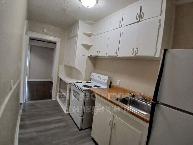 Building Photo - 106 N Indiana Ave