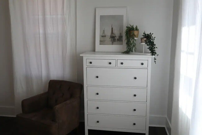 Building Photo - 528 Bond Ave