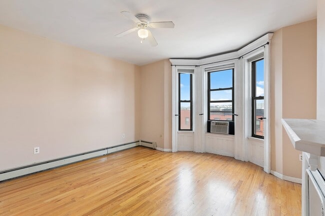 Building Photo - 809 Washington St