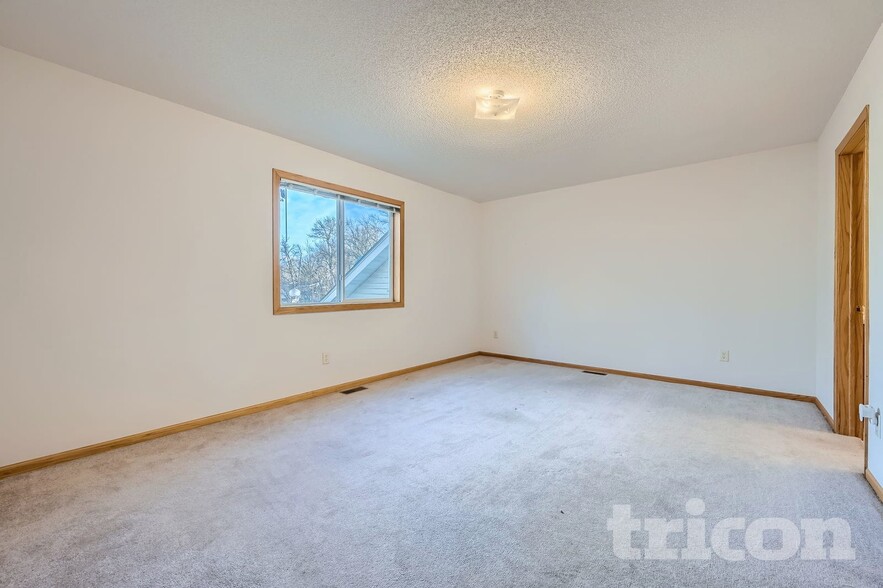 Building Photo - 446 9th St SW