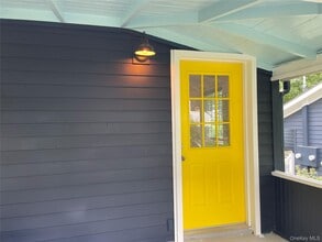 Building Photo - 41 Chestnut Ave