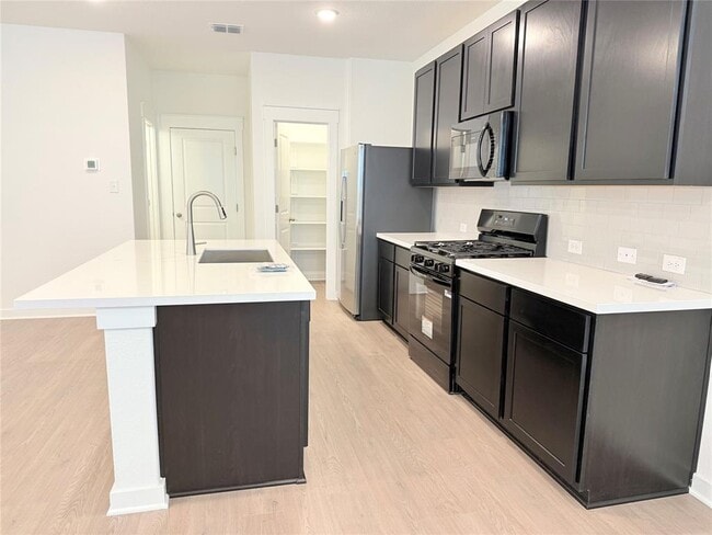 Building Photo - 148 Hartson Dr