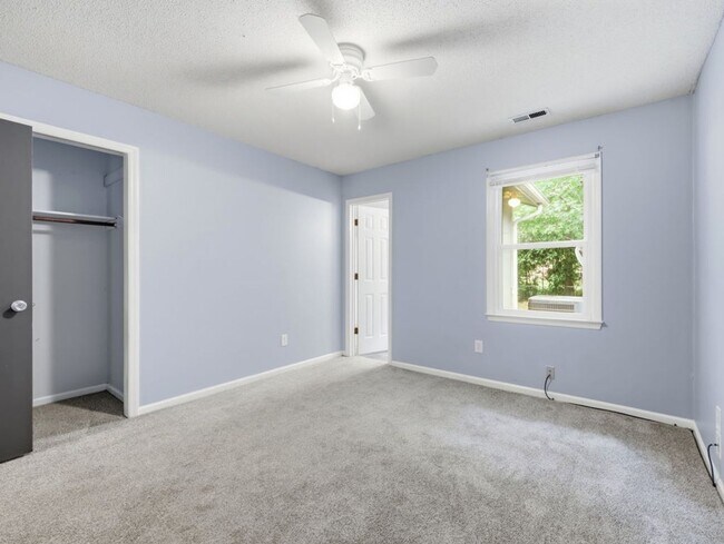 Building Photo - Welcome to Cedar Creek!