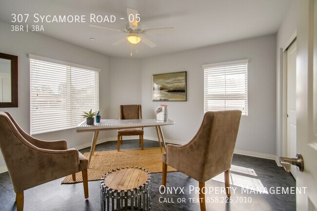 Building Photo - $1,000 off first month’s  rent! Newer Town...