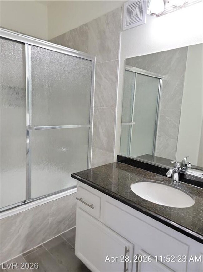 Building Photo - Gated Falls Condo with 3 Bedrooms, Granite Kitchen & Resort Amenities