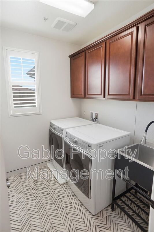 Building Photo - 24313 La Montura Dr